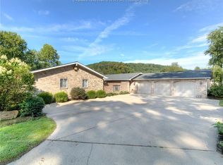 1241 Pennsylvania Ave, Saint Albans, WV