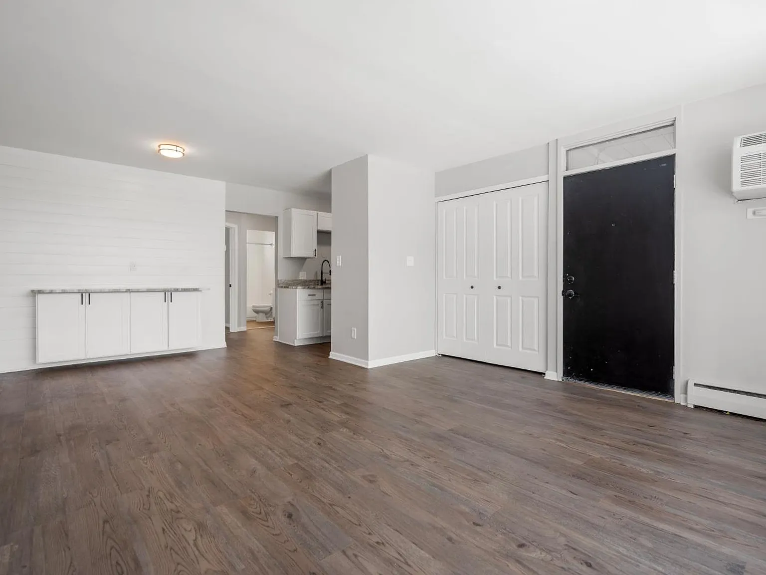 Altitude Apartments East — Photo 3