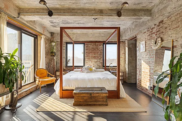 Bedroom, photo 1