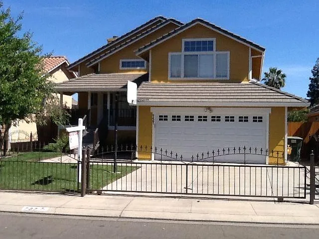 737 Park Hurst Way photo 1