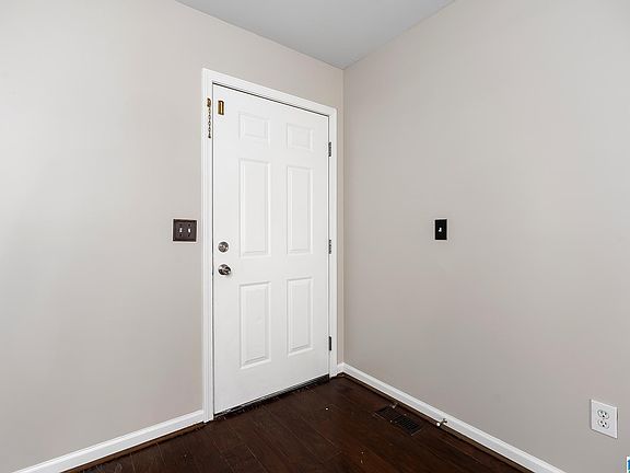 5th image of 58 Sunrise Dr