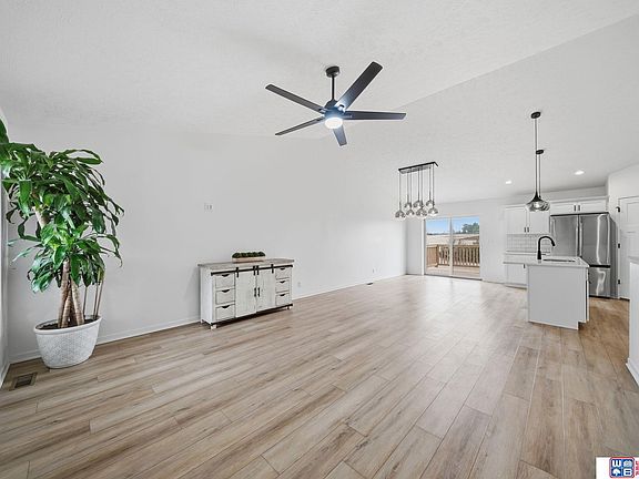 5th image of 942 W Panorama Rd