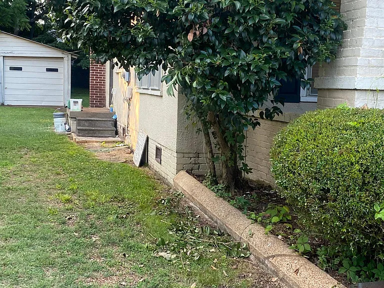 443 Locust Ave SE — Photo 15