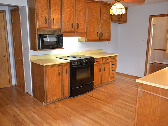 5th image of 1100 W 96th Ter
