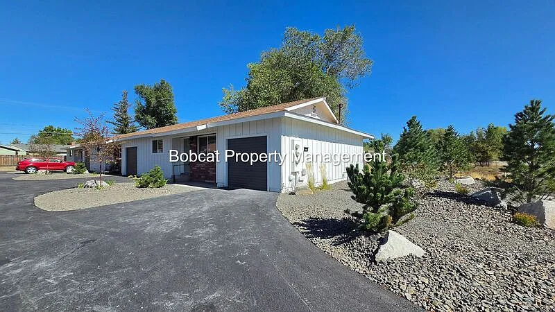 2 bed, 1.0 bath, 932 sqft, $1,820 — Photo 4