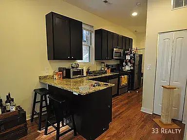 4th image of 1642 N North Ave #1