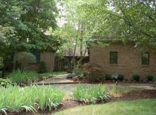 1885 Abbotsford Green Dr, Powell, OH