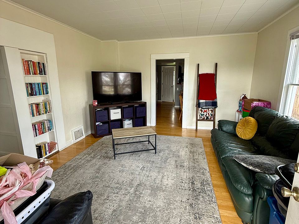 1st image of 323 E Rich Ave #1