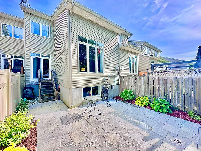 421 Foxhall Way — Photo 32