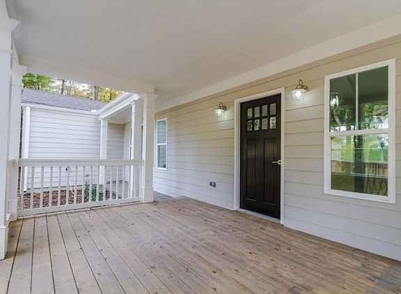 2nd image of 969 Cardova Dr NE
