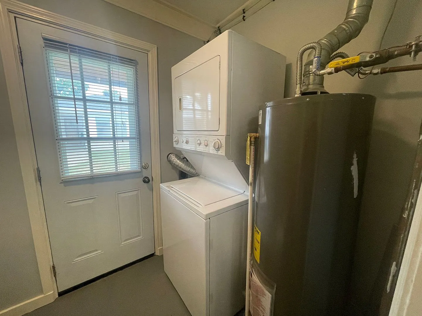 Make the call before it's gone! Clean and move in ready! — Photo 3
