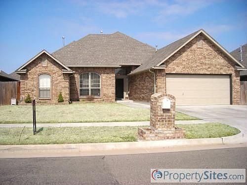 2nd image of 517 SW 161st St