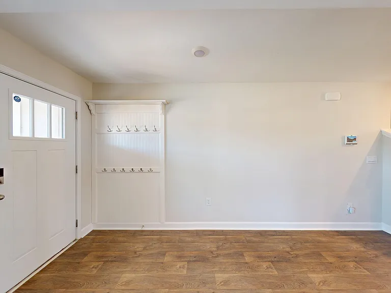 7726 Shaddix St — Photo 5