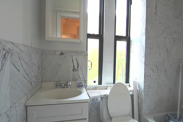 Rented by FirstService Realty (legacy) | media 37