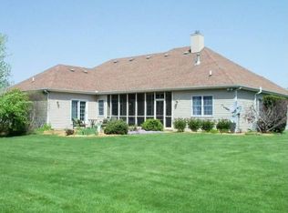 8 Welsh Cobb Cir, White Heath, IL 61884