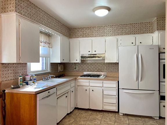 2nd image of 5640 210th St Floor 2