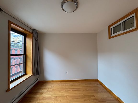 2nd image of 38 Ludlow St APT 15
