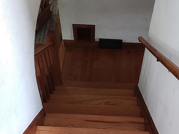 5th image of 412 N Riverview Dr
