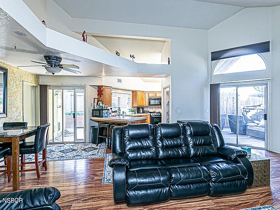 3rd image of 4415 Maritime Dr