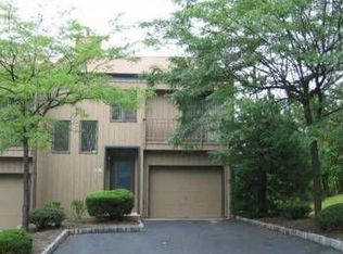 526 Stephanie Dr, North Caldwell, NJ 07006