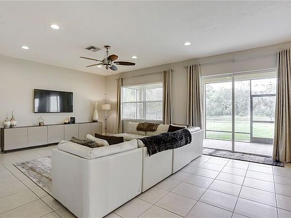 5th image of 8020 Hampton Glen Dr