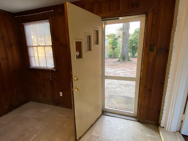2113 New Berne Rd — Photo 4