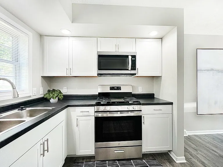 Bright open-concept Kitchens