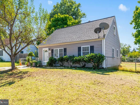 121 Cabbel Dr, Manassas Park, VA 20111