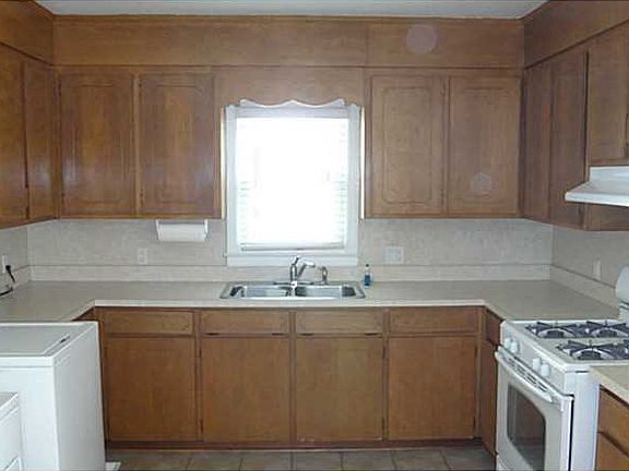 4th image of 1324 E Norcova Dr