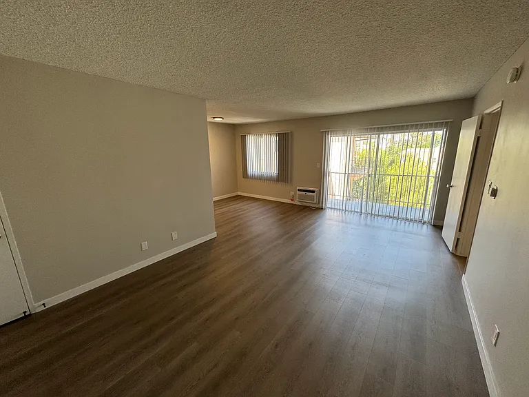5068 Franklin Ave — Photo 12