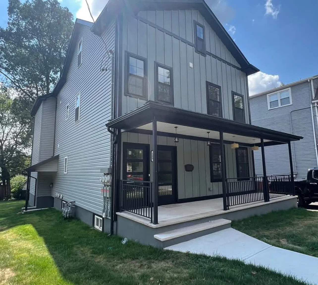 3 bed, 1200 sqft, $3,600 — Photo 2