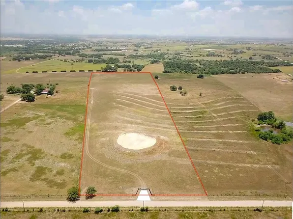 975 County Road 342, Shiner, TX 77984