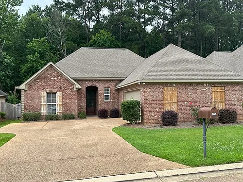 104 Meadowcreek Dr Photo 1