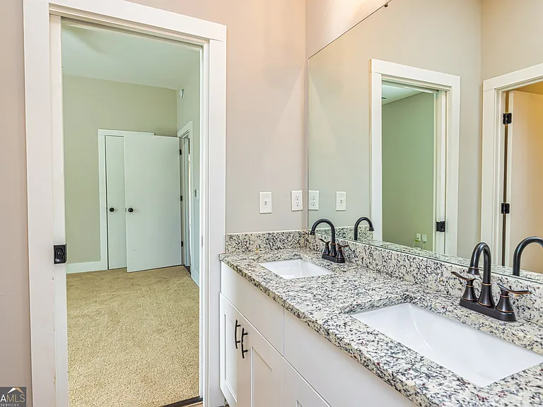 1678 Dorsey Ave — Photo 14