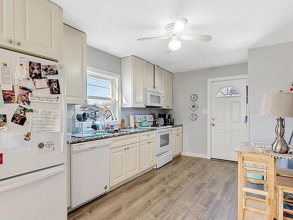 4th image of 1704 Star Ave
