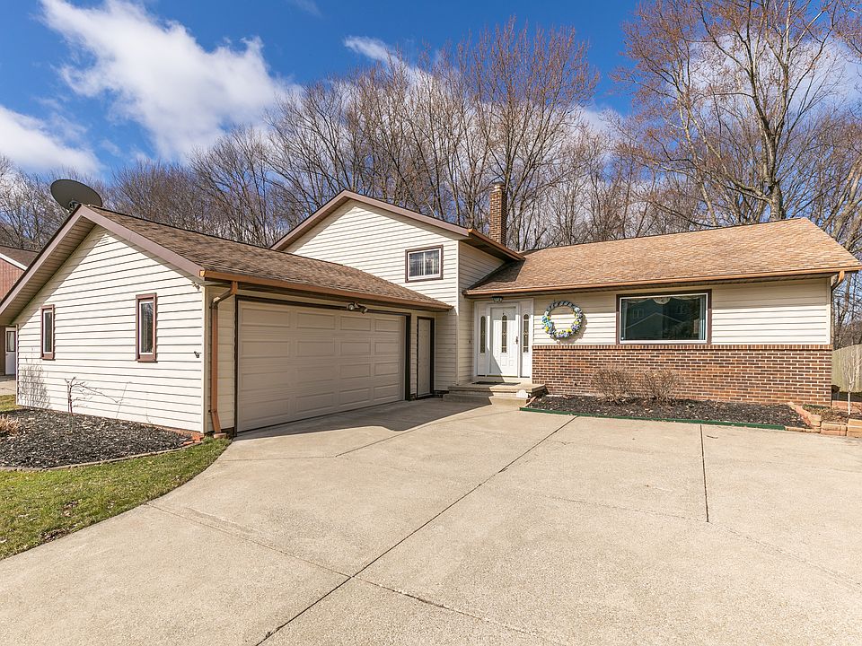 1st image of 2114 Apple Dr