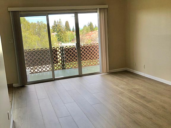4th image of 300 Torino Dr APT 9