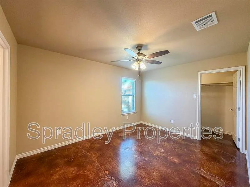 3 bed, 2.0 bath, 1293 sqft, $1,395 — Photo 2