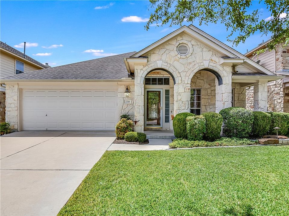 1st image of 2718 Lovett Ln