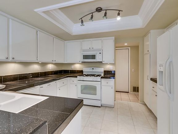 3rd image of 6240 E Twin Peak Cir