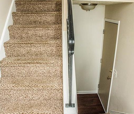 4th image of 727 Bowling Green Cir