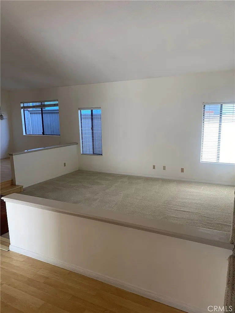 3 bed, 2309 sqft, $8,700 — Photo 2
