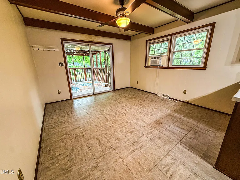 4717 Radcliff Rd — Photo 4