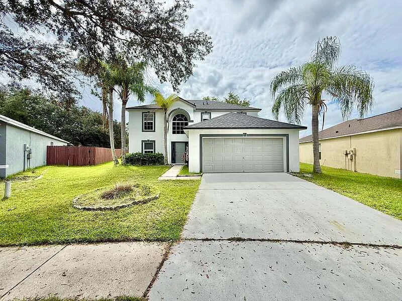 4 bed, 2.0 bath, 2260 sqft, $2,295 — Photo 3