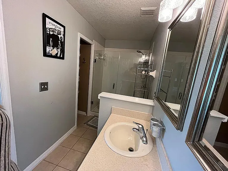 Master bedroom bathroom