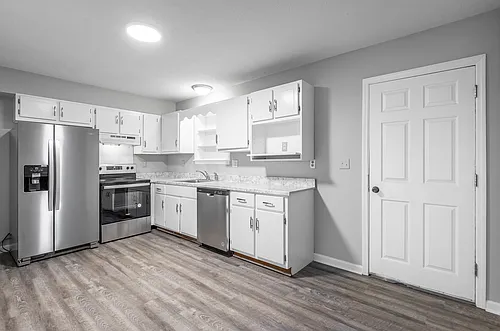 1111 McBrien Rd #D Photo 1