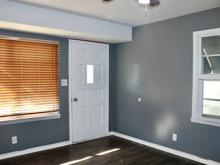 3922 Herrick St — Photo 3