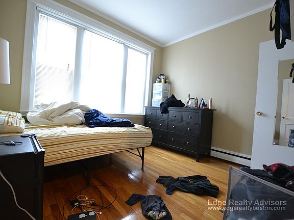 4th image of 1620 Commonwealth Ave #1
