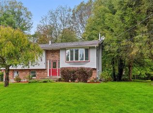 5 Sagamore Dr, Otisville, NY
