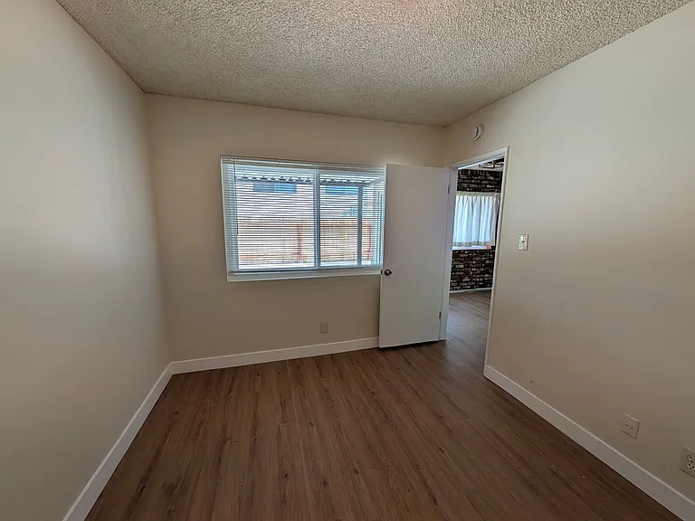 307 N Curtis Ave — Photo 32